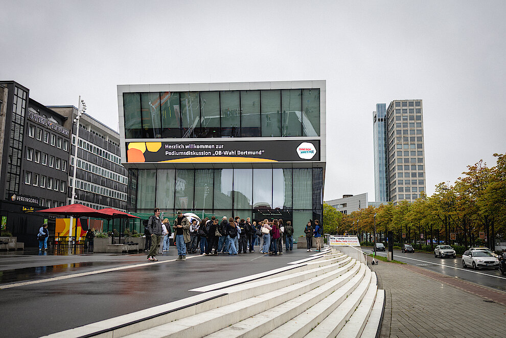 Mit freundlicher Unterstützung des Deutschen Fußballmuseums konnte die Podiumsdiskussion des Jugendring wieder an zentralem Ort in der Stadt stattfinden (Foto: Karsten Wickern) Podium_Jugendring-40