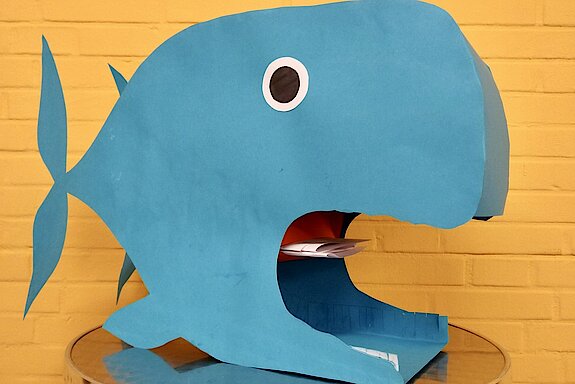 Fertige Wahlurne im Smile JFS_Nette_Smile_Foto_01-1536x2048_1