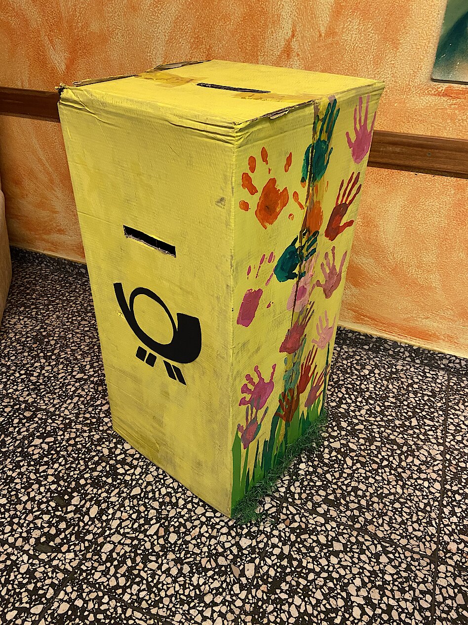 Wahlurne in der JFS Wickede JFS_Wickede__Foto_02